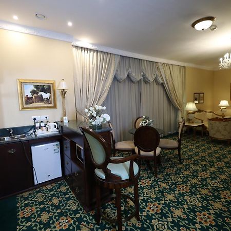 胡拜尔全套房酒店 阿可贺巴 外观 照片 A suite at the hotel
