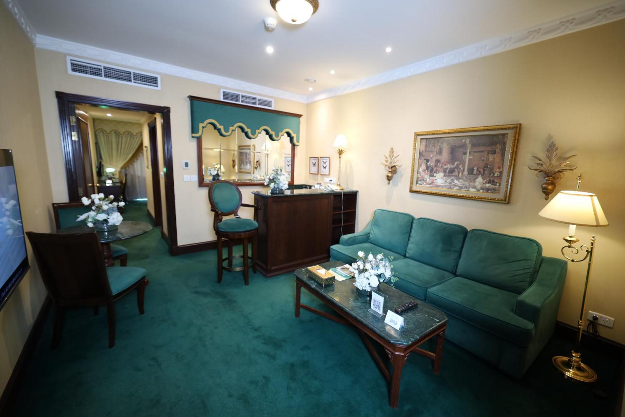 胡拜尔全套房酒店 阿可贺巴 外观 照片 Suite at the Grand Hotel