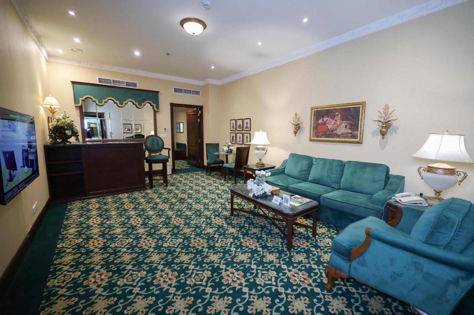 胡拜尔全套房酒店 阿可贺巴 外观 照片 A suite at the hotel