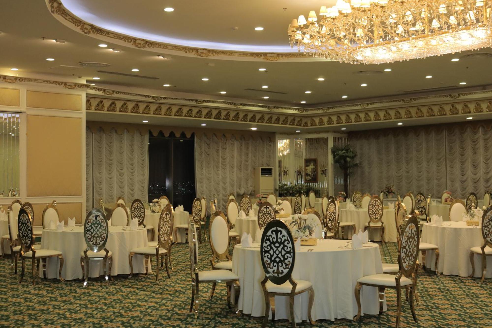 胡拜尔全套房酒店 阿可贺巴 外观 照片 The ballroom