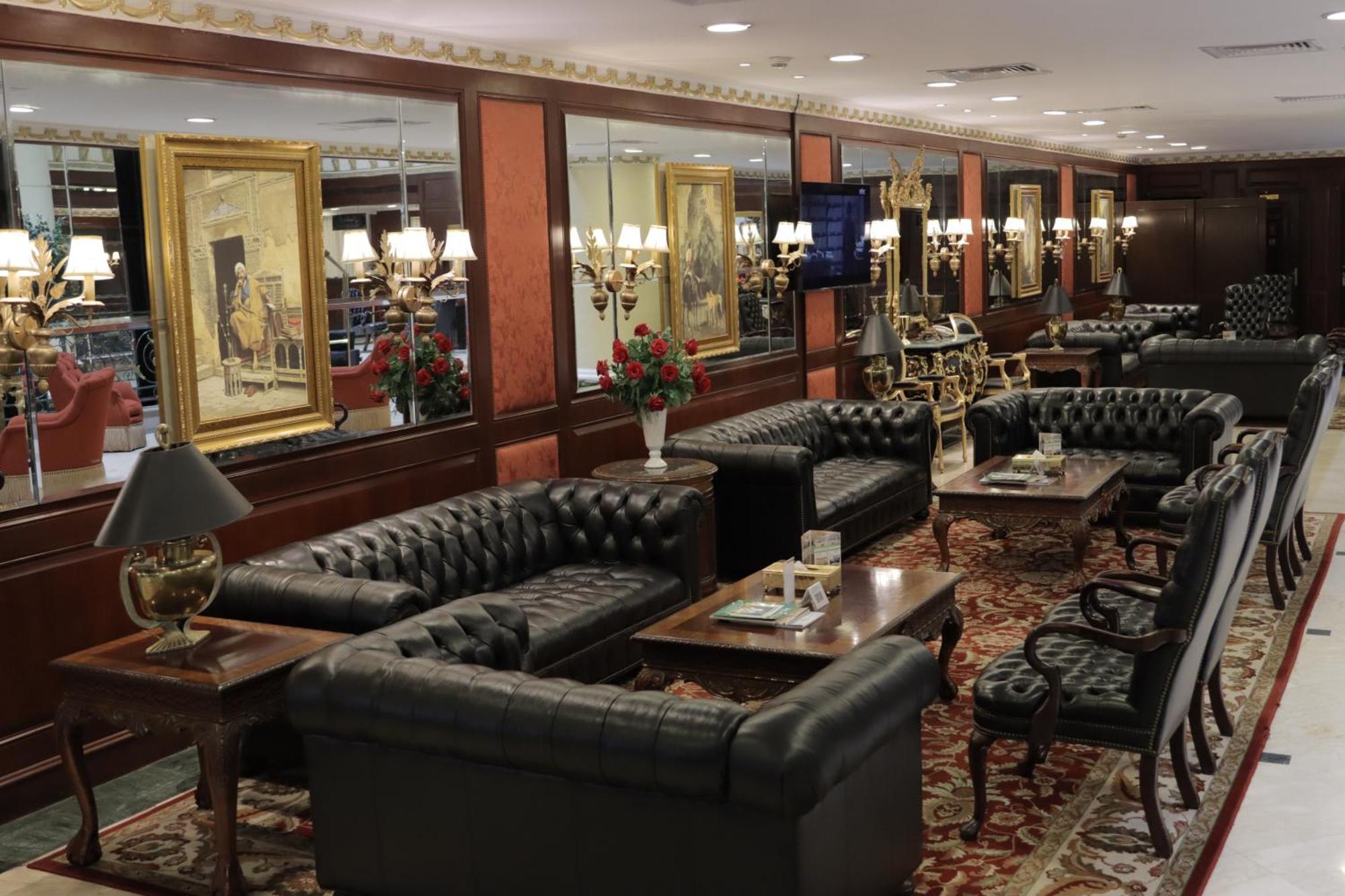 胡拜尔全套房酒店 阿可贺巴 外观 照片 The lounge at the airport